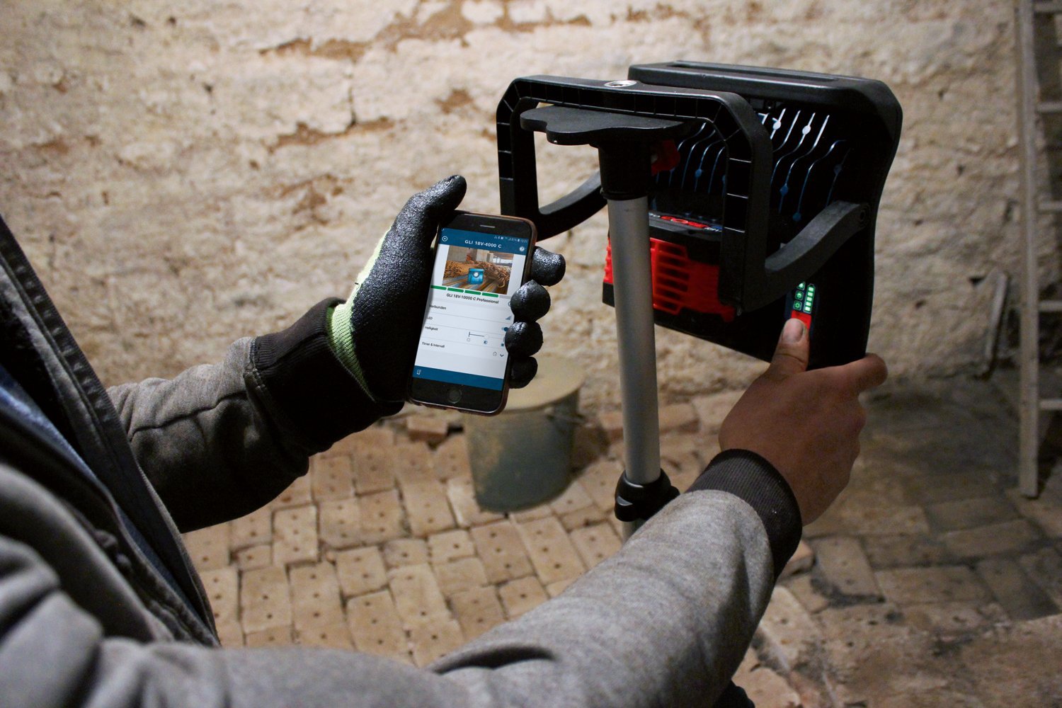 Bosch Professional GLI 18V-4000 C Akülü El Feneri - Resim 2