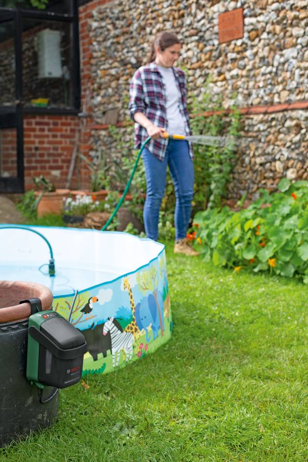Bosch GardenPump 18V-2000 Akülü Bahçe Pompası (Solo) - Resim 3