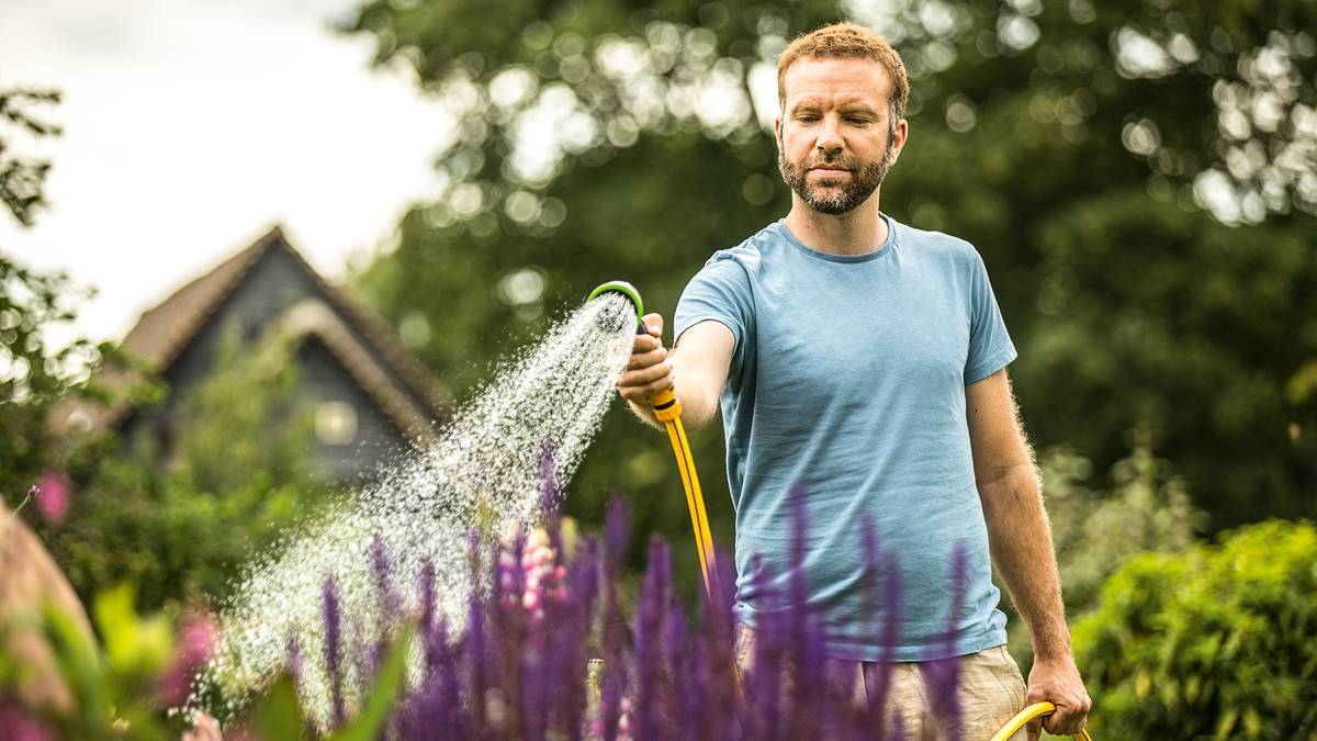 Bosch GardenPump 18V-2000 Akülü Bahçe Pompası (Solo) - Resim 4
