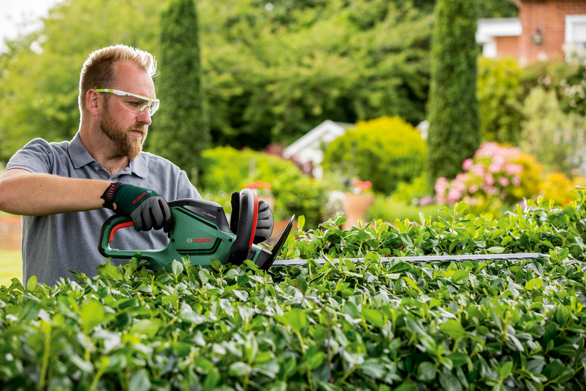Bosch UniversalHedgeCut 60 Çit Kesme Makinesi - Resim 3