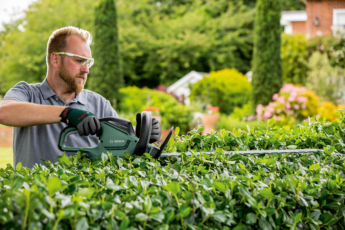 Bosch UniversalHedgeCut 50 Çit Kesme Makinesi - Resim 3
