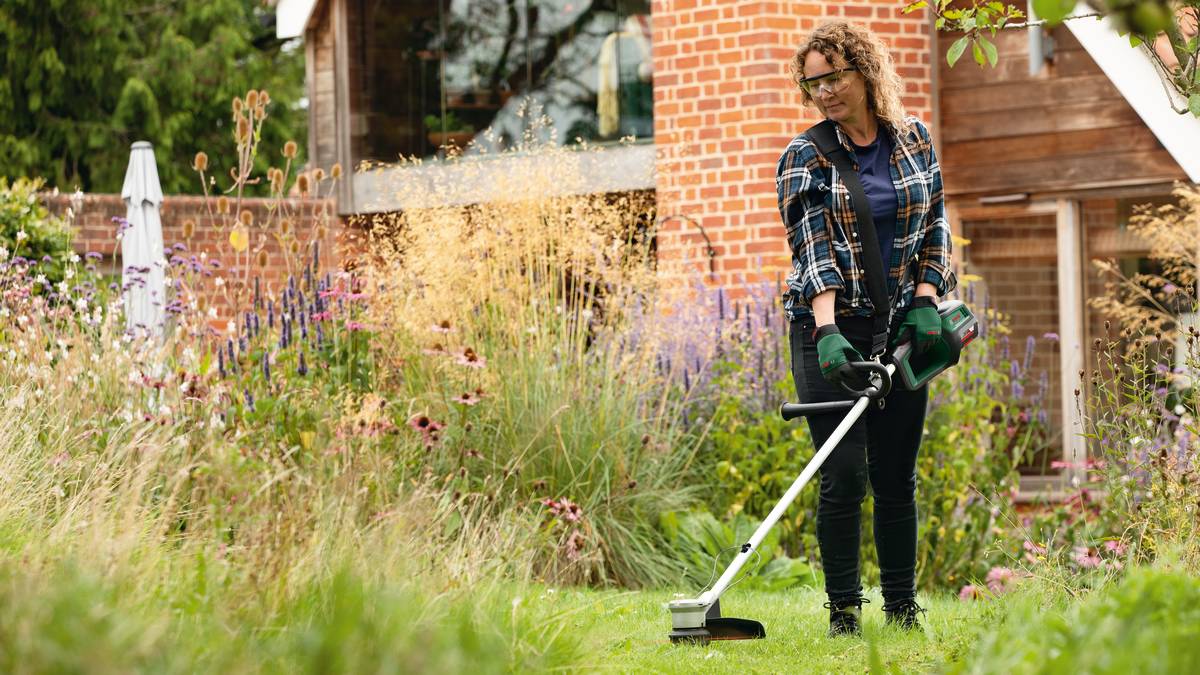 Bosch AdvancedGrassCut 36 Akülü Kenar Kesme Makinesi - Resim 3